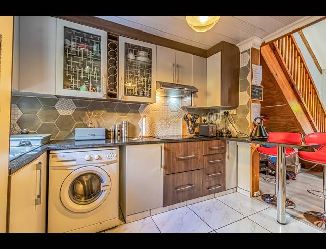 3 BEDROOM TOWNHOUSE FOR SALE IN DOUGLASDALE